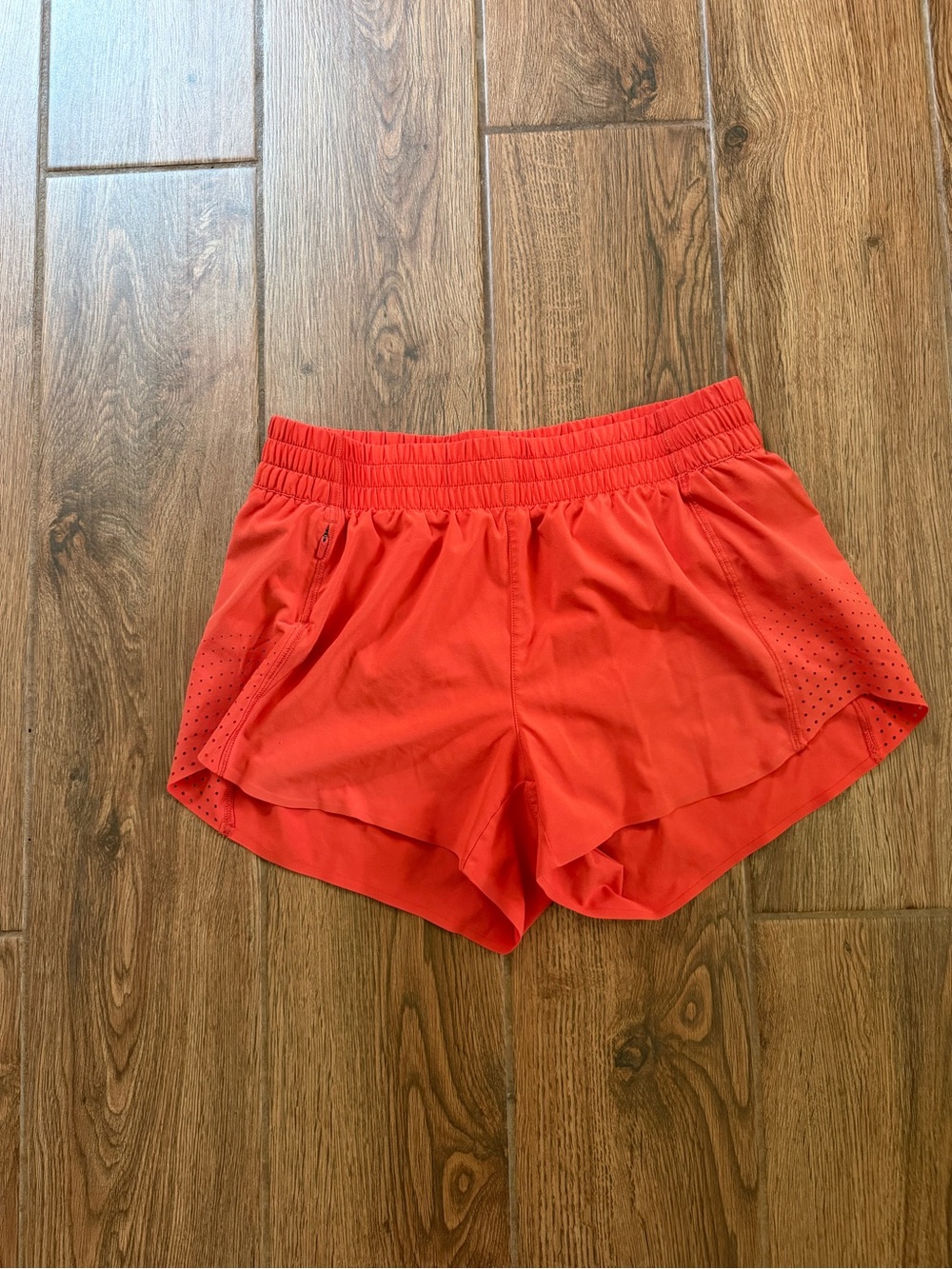 Athleta Women’s Orange Mesh Panels Shorts Size S